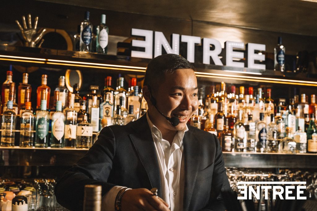 Jimmy Hu Best Bartender 2025 Entree Magazine Mister Cocktail Albert van Beeck Calkoen