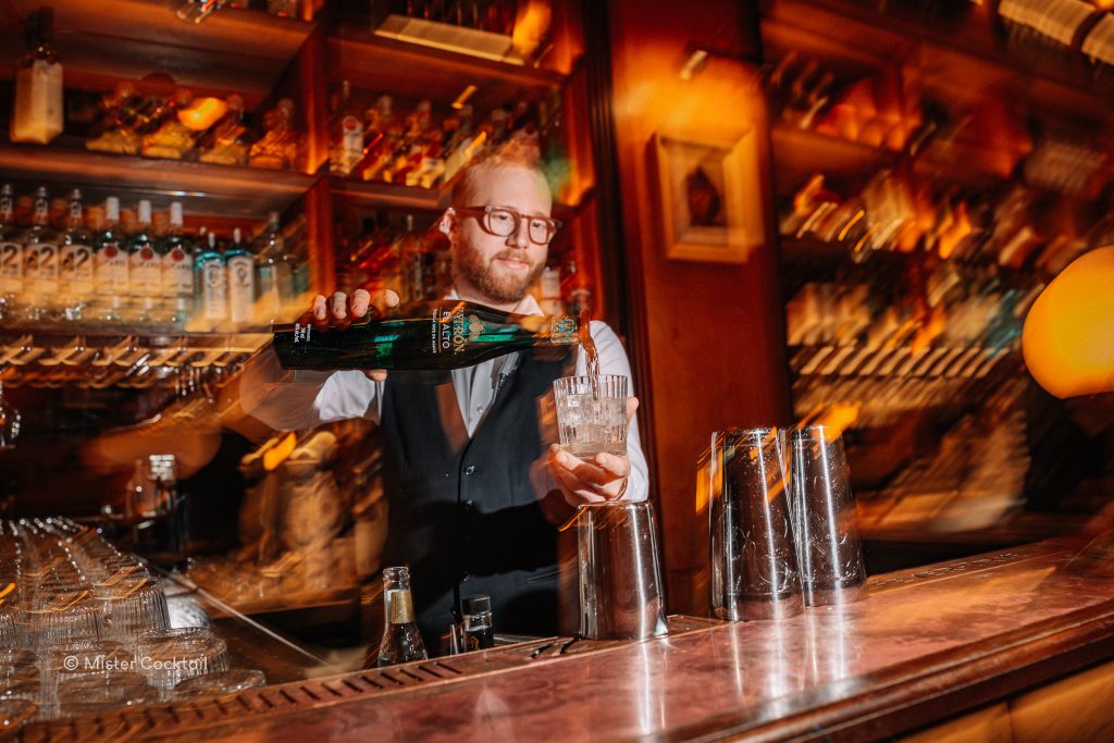 Best 5 clubs Amsterdam Patrón El Alto Tequila Mister Cocktail Albert van Beeck Calkoen, Zum Barbarossa, Supper, Jimmy Woo, Madam, Tuftuf club